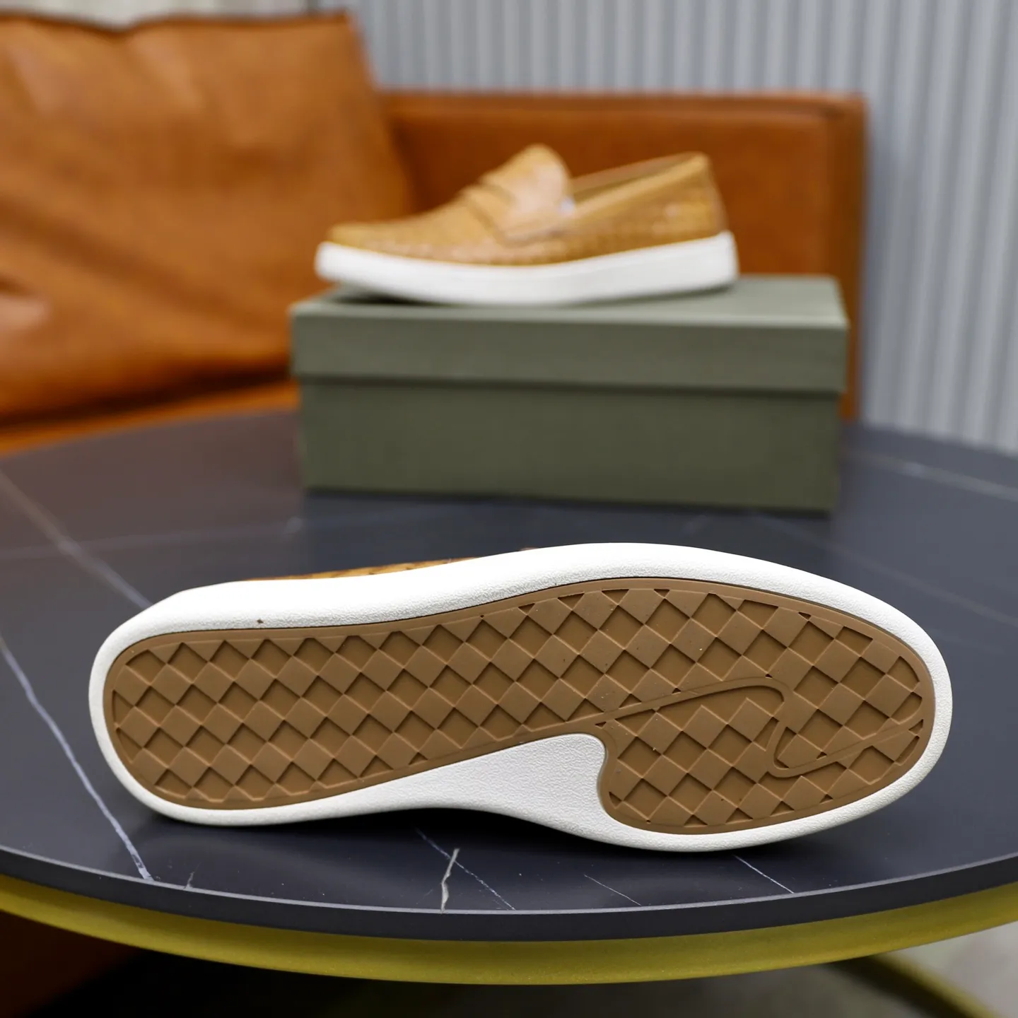 Men's shoes: 500💰BOTTEG* VENET* - high-end boutique Size: 38-44 (45 customized) BV new product, calfskin artificially woven classic style harmoniously blends with contemporary fashion temperament, rubber soles are light and flexible, water-dyed cowhide!